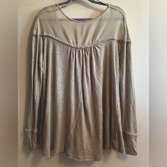 EUC~We The Free Long Sleeve Top - Picture 2 of 9